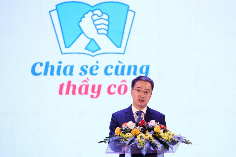  Đồng chí Nguyễn Tường Lâm phát biểu ý kiến tại buổi lễ. 