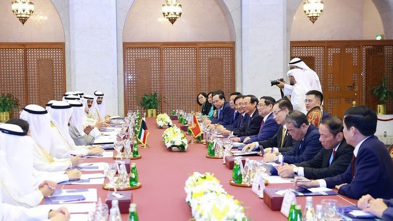 Hai Thủ tướng xác định hợp tác kinh tế, thương mại và đầu tư tiếp tục là trụ cột quan trọng của quan hệ hai nước, nhất trí phấn đấu nâng kim ngạch thương mại song phương lên hơn 12-15 tỷ USD vào năm 2030. (Ảnh: Nhật Bắc/VGP)