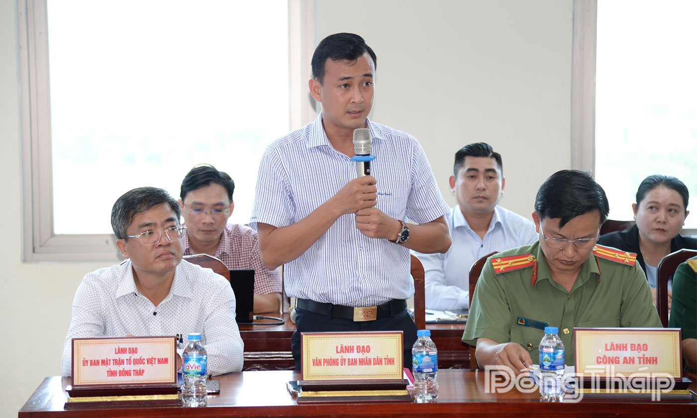 Chánh Văn phòng UBND tỉnh Đồng Tháp Nguyễn Phi Đa thông tin về tình hình phát triển kinh tế - xã hội của tỉnh.