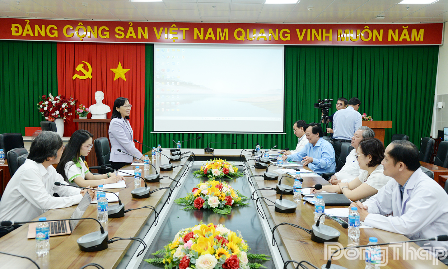 Lãnh đạo Báo và Phát thanh Truyền hình thông tin một số hoạt động tuyên truyền.