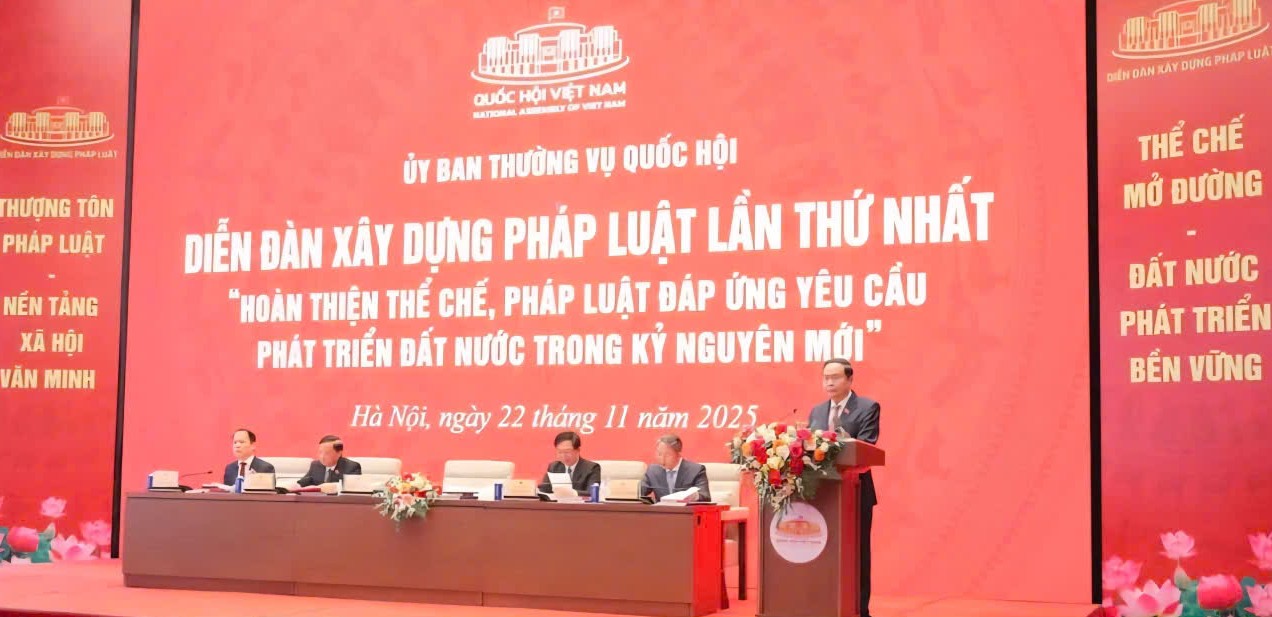 Chủ tịch Quốc hội Trần Thanh Mẫn phát biểu khai mạc Diễn đàn Xây dựng pháp luật lần thứ nhất. Ảnh: VIẾT CHUNG