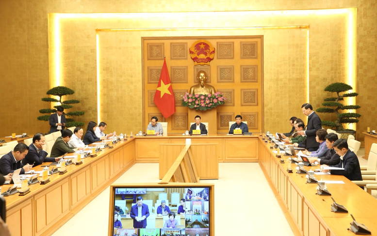 Các Phó Thủ tướng Chính phủ, lãnh đạo các bộ, ngành, địa phương, cơ quan, Ban Chỉ đạo Phòng thủ dân sự Quốc gia tham dự cuộc họp tại điểm cầu trụ sở Chính phủ - Ảnh: VGP/Nguyễn Hoàng