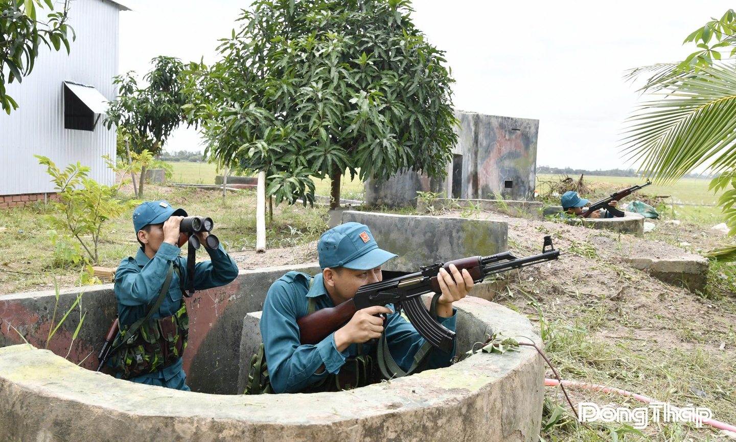 Tỉnh Đồng Tháp thành lập các Chốt dân quân tự vệ khu vực biên giới, góp phần bảo vệ khu vực phòng thủ vững chắc.