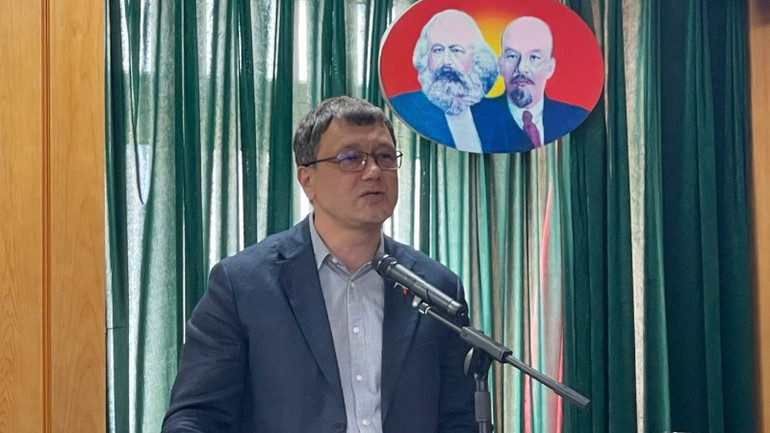 Ông Raman Hailevich, Giám đốc quốc gia Chương trình phối hợp của Liên hợp quốc về HIV/AIDS (UNAIDS).