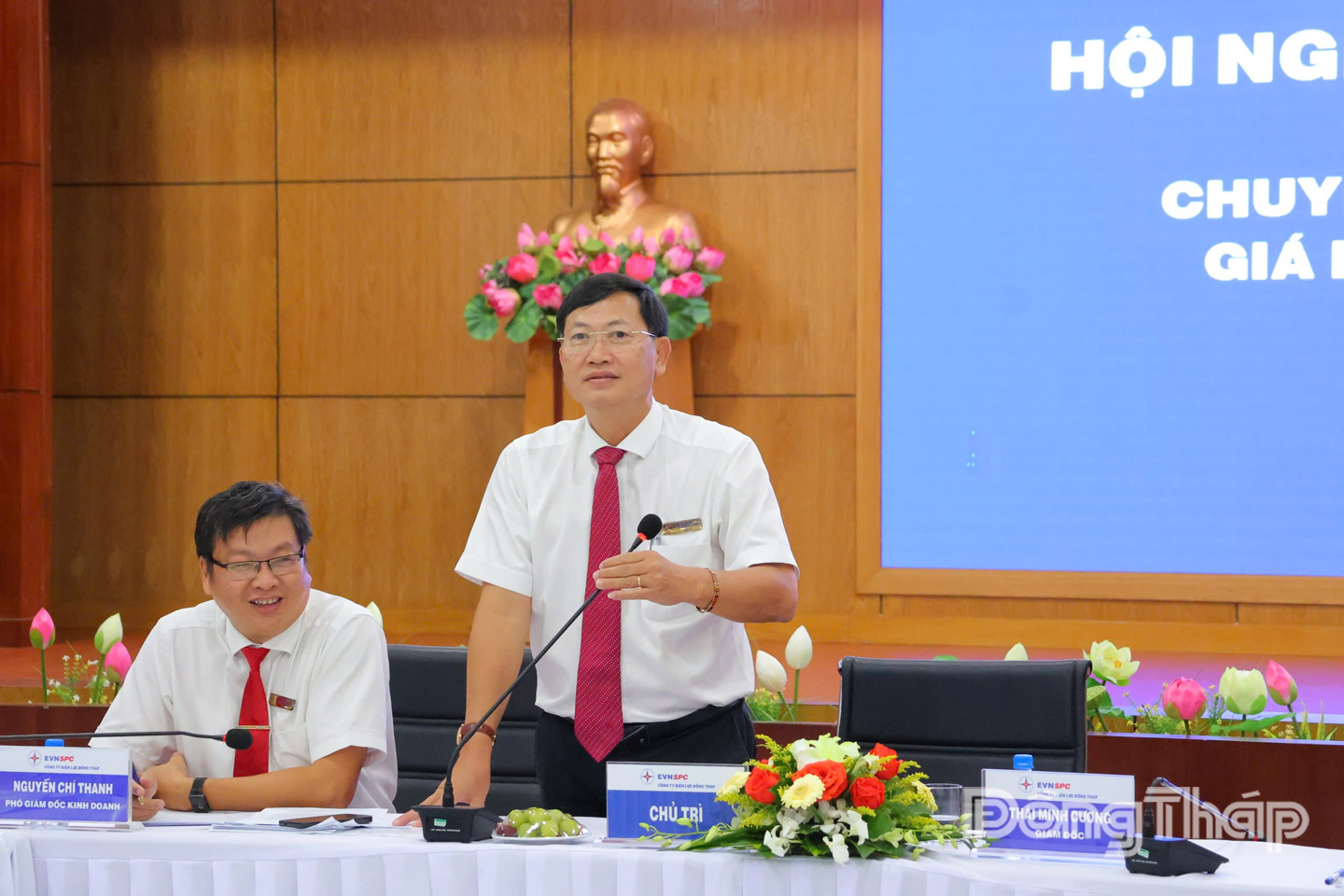 Ông Thái Minh Cương, Giám đốc Công ty Điện lực Đồng Tháp phát biểu tại hội nghị.  