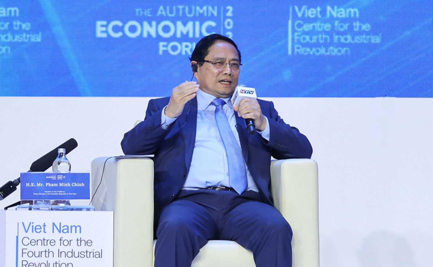 Thủ tướng trao đổi về nội dung chuẩn bị cho lực lượng lao động trẻ trước công cụ AI - Ảnh: VGP/Nhật Bắc