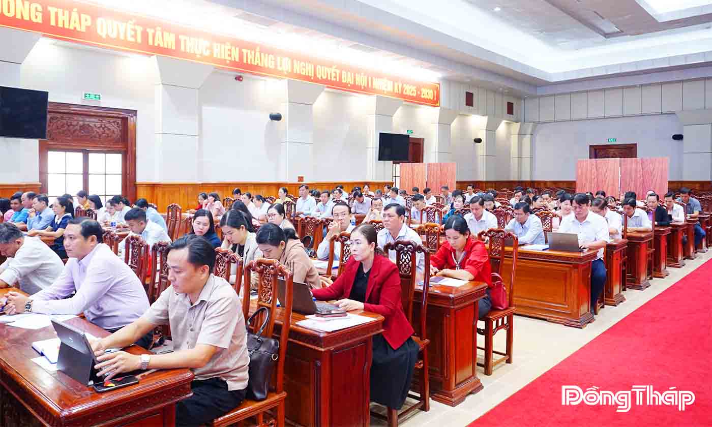 Quang cảnh hội nghị. 