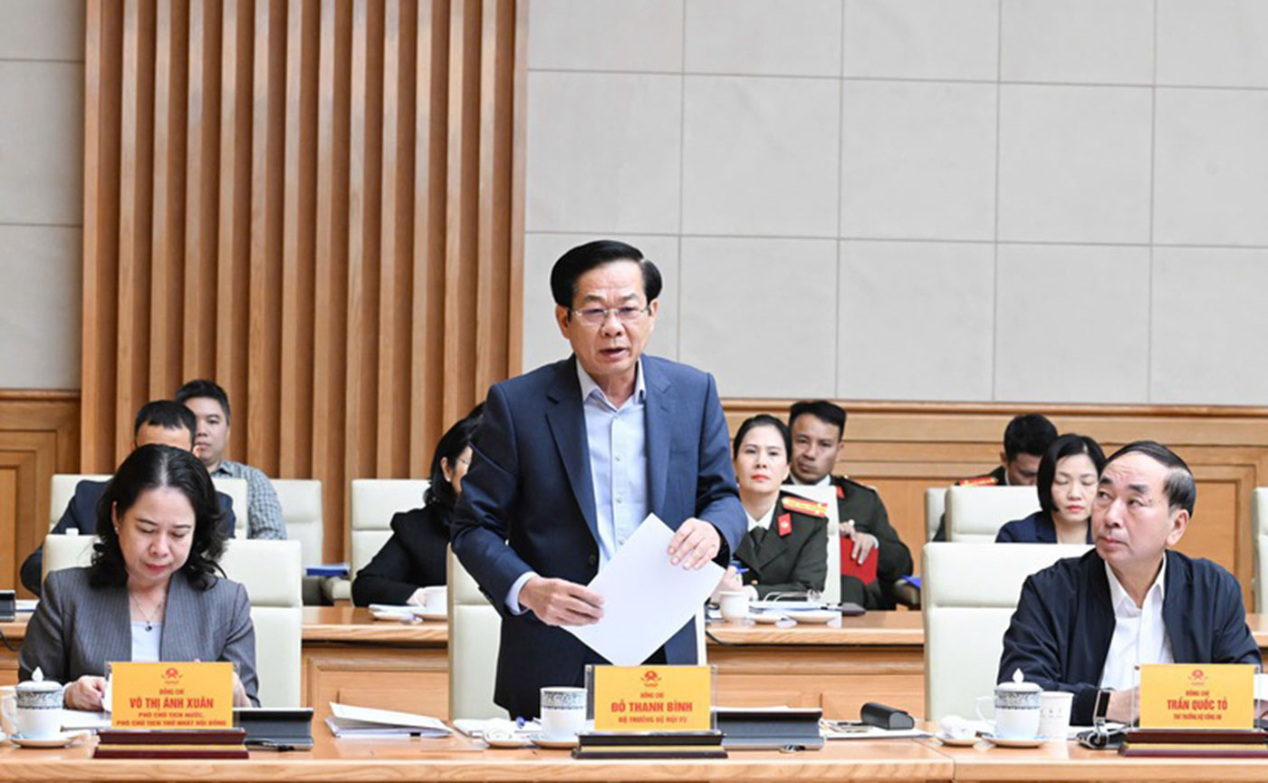 Bộ trưởng Bộ Nội vụ Đỗ Thanh Bình báo cáo tại Phiên họp - Ảnh: VGP/Nhật Bắc