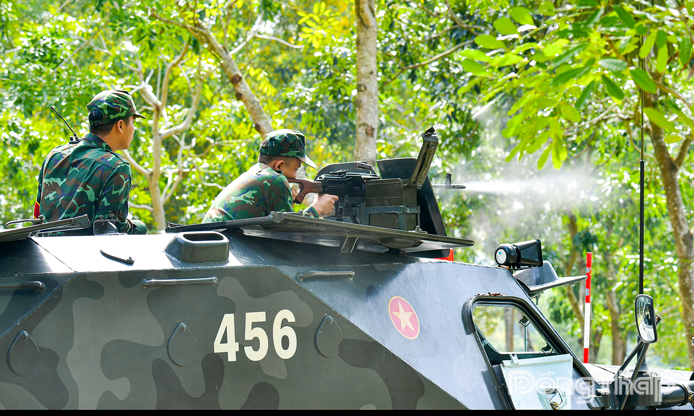 Mỗi phát bắn là kết quả của quá trình huấn luyện nghiêm túc và quyết tâm hoàn thành nhiệm vụ của các kíp xe.